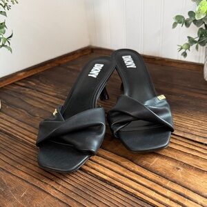 New DKNY Jolaine Black Kitten Heel Slide Sandals